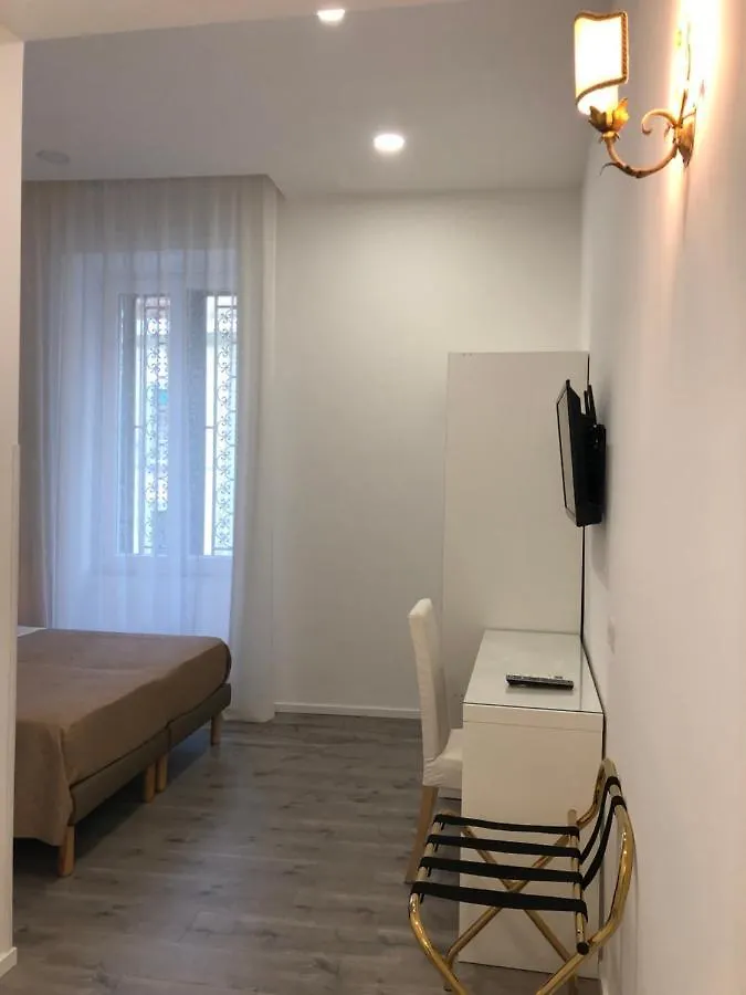 B&B Don Mimi 那不勒斯 2*,  意大利